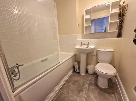 2 bedroom flat to rent - Photo 5