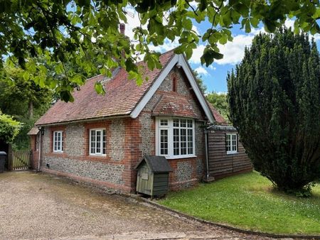 Upton Lodge, Old Alresford - Photo 2