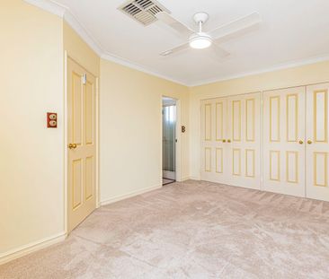 Well maintained townhouse! - Photo 2