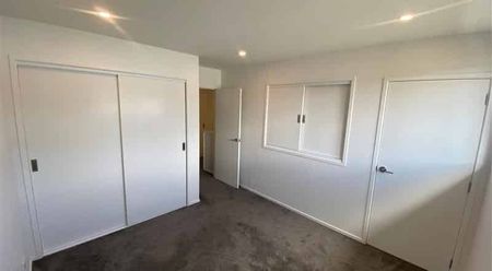 GORGEOUS ONE BEDROOM TOWNHOUSE IN SUPER LOCATION: - Photo 4