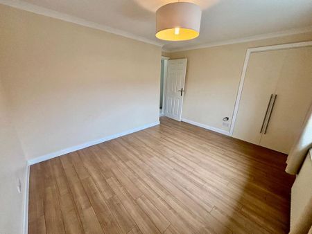 3 bedroom semi-detached house to rent - Photo 4