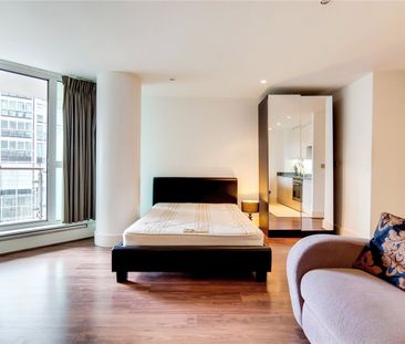 St. George Wharf, London, SW8 2AU - Photo 4