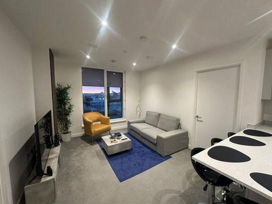 2 Bed Flat, Wharf End, M17 - Photo 1