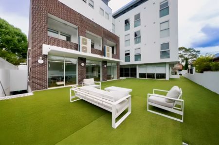 Studio-215 - Photo 3