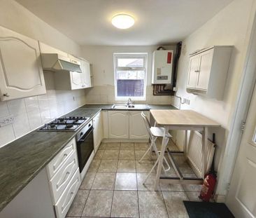 2 bedroom terraced house to rent - Photo 4