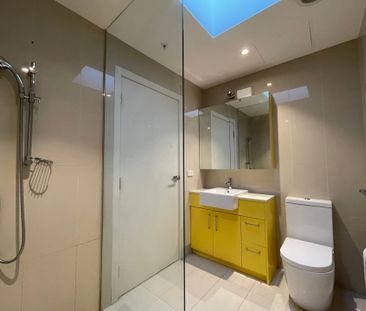 Top Floor, Highly Convenient Location - Photo 3