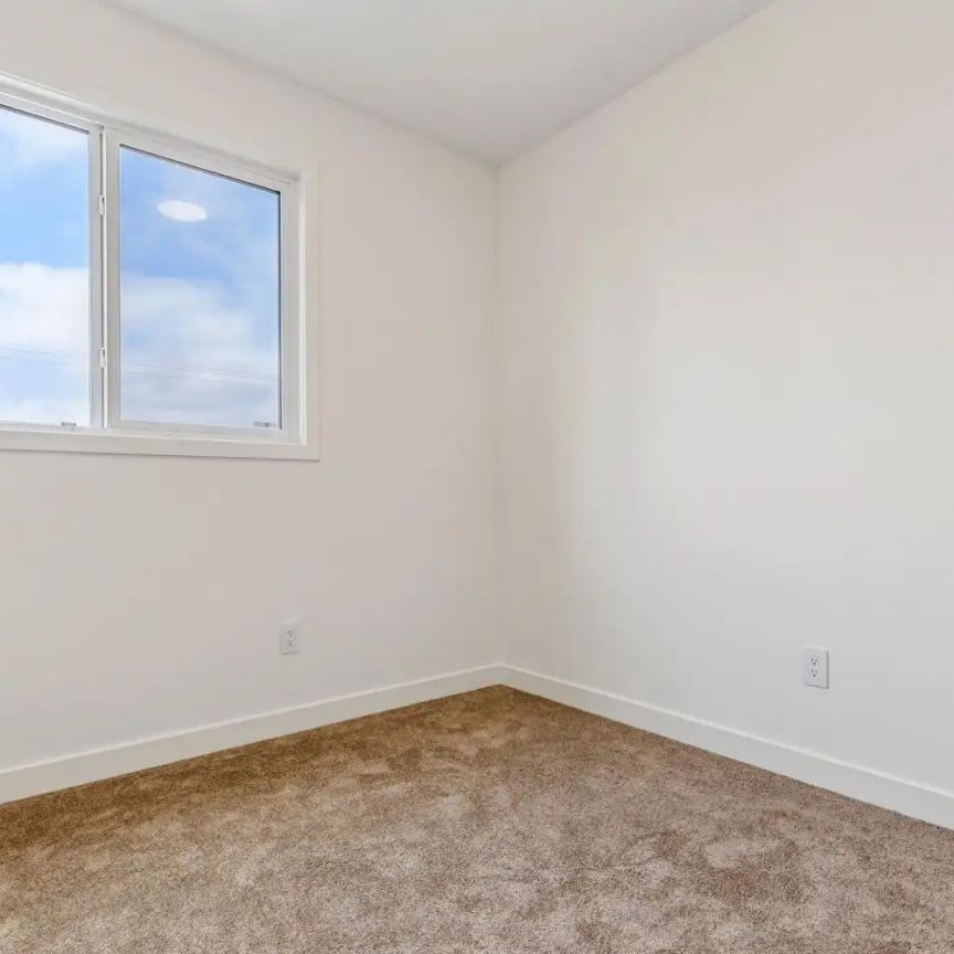 Inglewood 4 Plex — 3 bed 2.5 bath - Photo 1