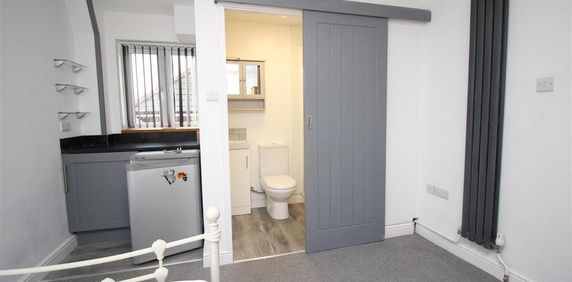 1 bedroom house to rent - Photo 2