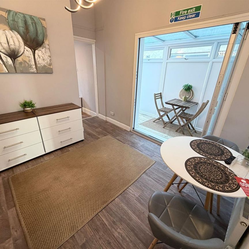 Room For Rent 121, Powerscourt Road, Portsmouth - Photo 1