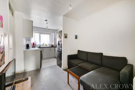 4 bedroom flat to rent - Photo 5
