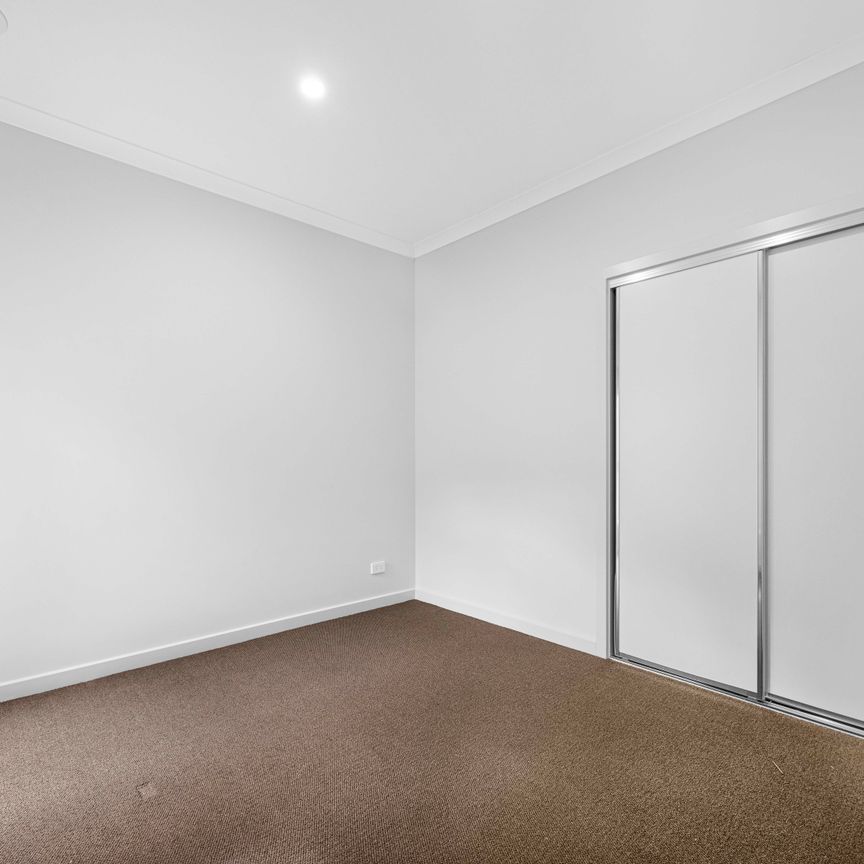 Stylish Family Living with Timeless Appeal! - Photo 1