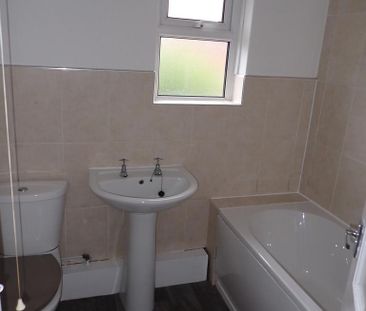 2 bedroom semi-detached house to rent - Photo 3