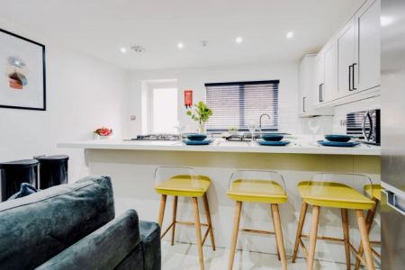 2 Beds 4 Baths - Photo 5