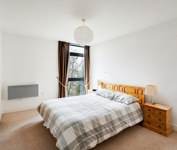 2 Bed Flat - Photo 3