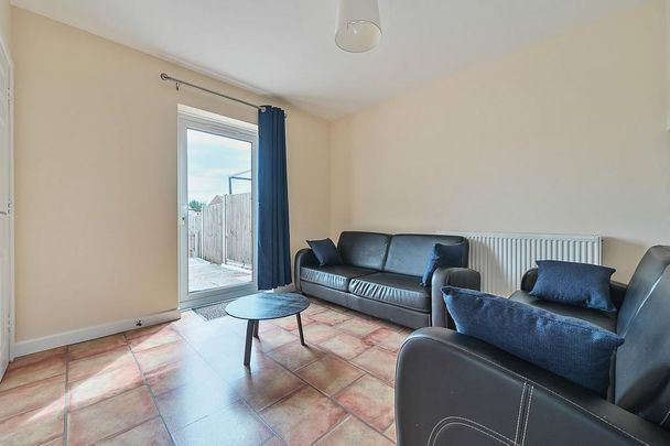 5 bedroom semi-detached house to rent - Photo 1