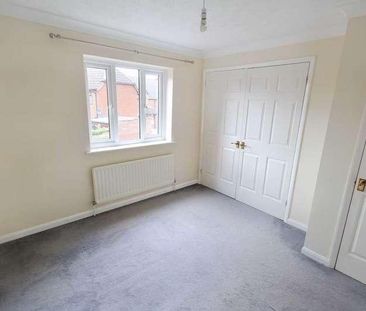 Far Furlong Close, Hawkslade, HP21 - Photo 3