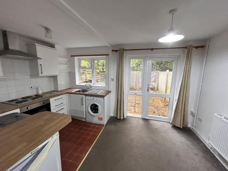 2 bedroom end of terrace house to rent - Photo 5