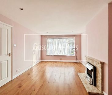 Erica Way, Horsham, RH12 - Photo 3
