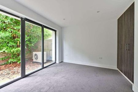 Clarence Lane, Roehampton, SW15 - Photo 3