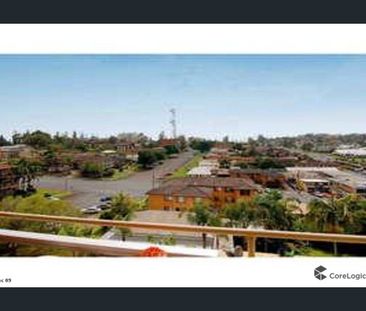 Light-filled apartment with water views and CBD convenience. - Photo 4