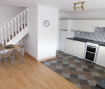 2 bedroom terraced house to rent - Photo 2