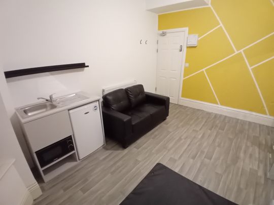 Vickers Road, Sheffield - Photo 1