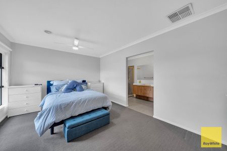 The Perfect Family Haven in the Heart of Tarneit - Photo 3