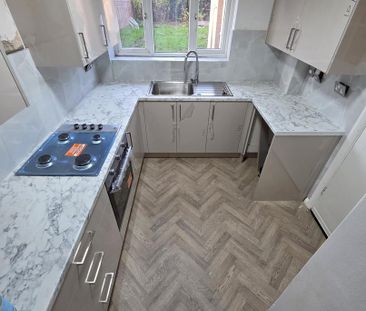 3 bedroom terraced house to rent - Photo 5