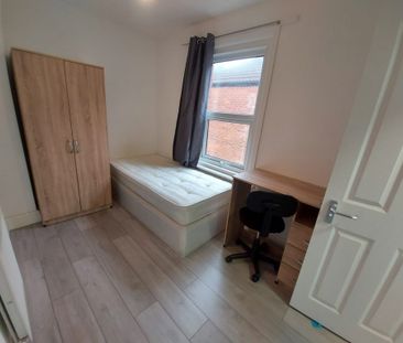 Rooms to Let – Southampton (Wilton Avenue, SO15) - Photo 2