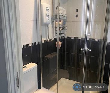 1 bedroom in a house share to rent - Photo 6