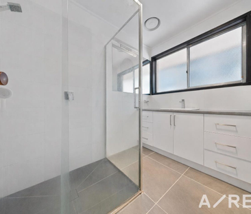 Charming & Well-Located Home in the Heart of Bundoora - Photo 4