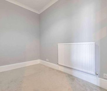 Kings Road, Windsor, SL4 - Photo 1