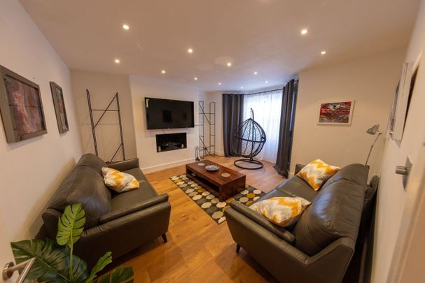 3 Bed Flat, North End Rd, W14 - Photo 1