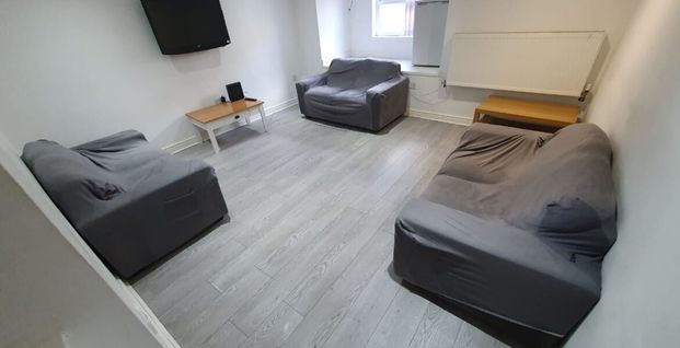 Headingley Mount, Headingley, Leeds, LS6 3EL - Photo 1