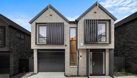 Stylish 3 Bed 2 Bath in Farm Cove - Photo 2