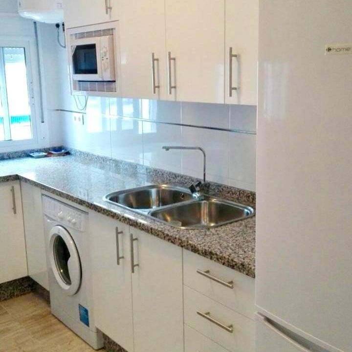 Piso 3 habitaciones de 80 m² en Sevilla (41010) - Photo 1