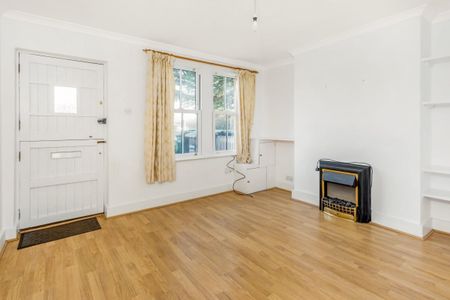 2 bedroom end of terrace house to rent - Photo 2