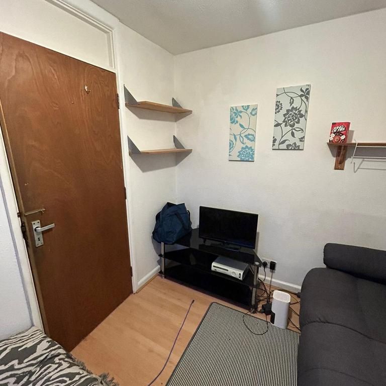 4 bedroom house to rent - Photo 1