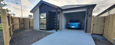 33 Redhills Road, Massey, Auckland - Photo 5