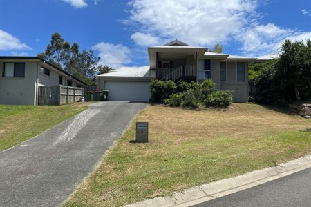 Large Family Home High on the Hill - Photo 3