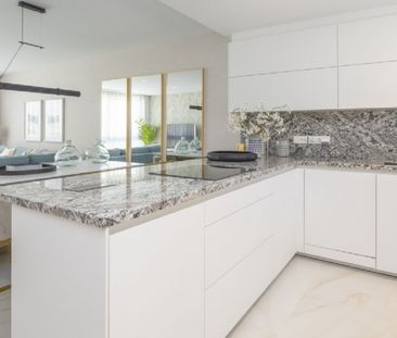 4 Bedroom Townhouse For Rent in Marbella, Málaga - Photo 3