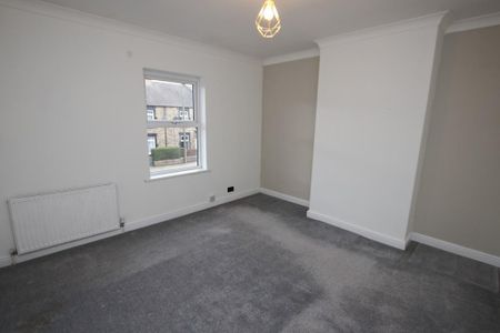 2 bedroom semi-detached house to rent - Photo 4