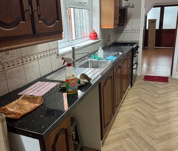 3 Bed Terraced House, Leicester, LE4 - Photo 6