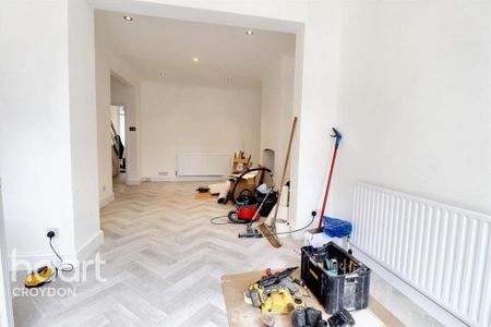 3 bedroom terraced house to rent - Photo 3