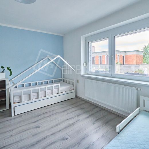 DIRECTREAL|Ponúkame vám na prenájom krásny rodinný dom na bývanie aj podnikanie - Photo 1