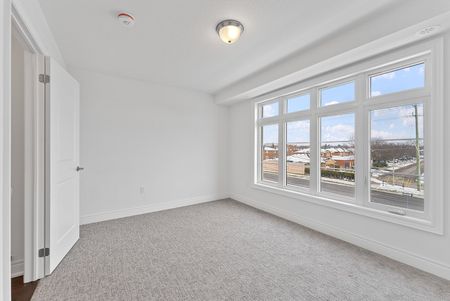 For Lease - 2140 Trafalgar Rd Road Unit# 47, Oakville, Ontario - Photo 4