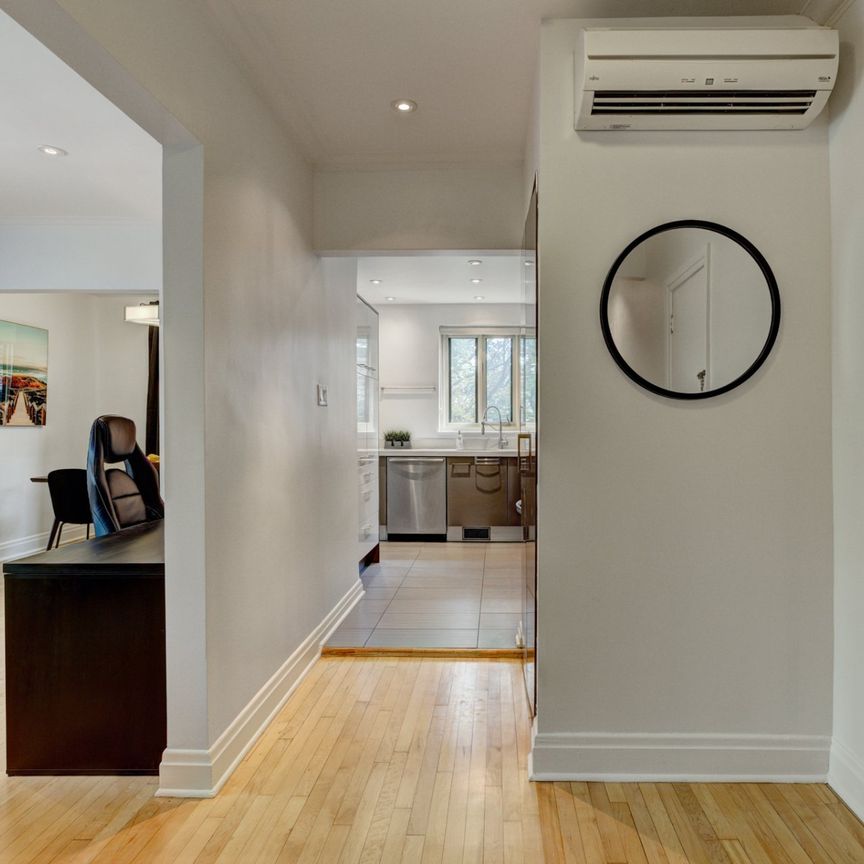 Condo for rent, Mont-Royal - Photo 1