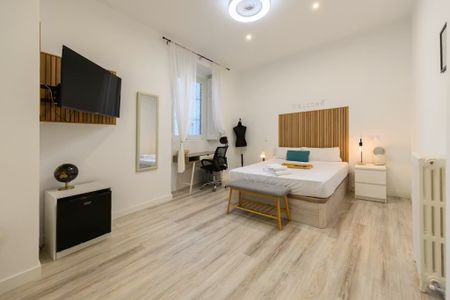 Calle de San Bernardo, Madrid, Community of Madrid 28015 - Foto 5