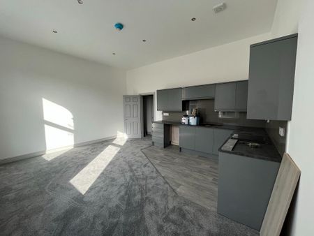 3 bedroom flat to rent - Photo 5