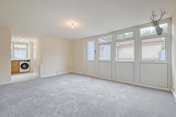 2 bedroom semi-detached bungalow to rent - Photo 1